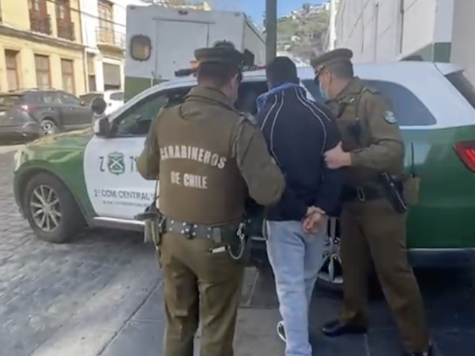 Capturan a sujeto que tenía una orden de arresto pendiente por