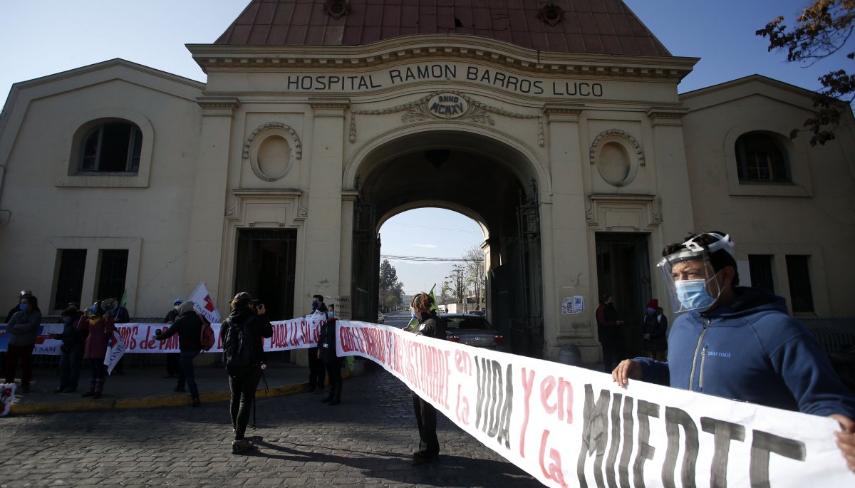 Funcionarios De La Unidad De Emergencias Del Hospital Barros Luco