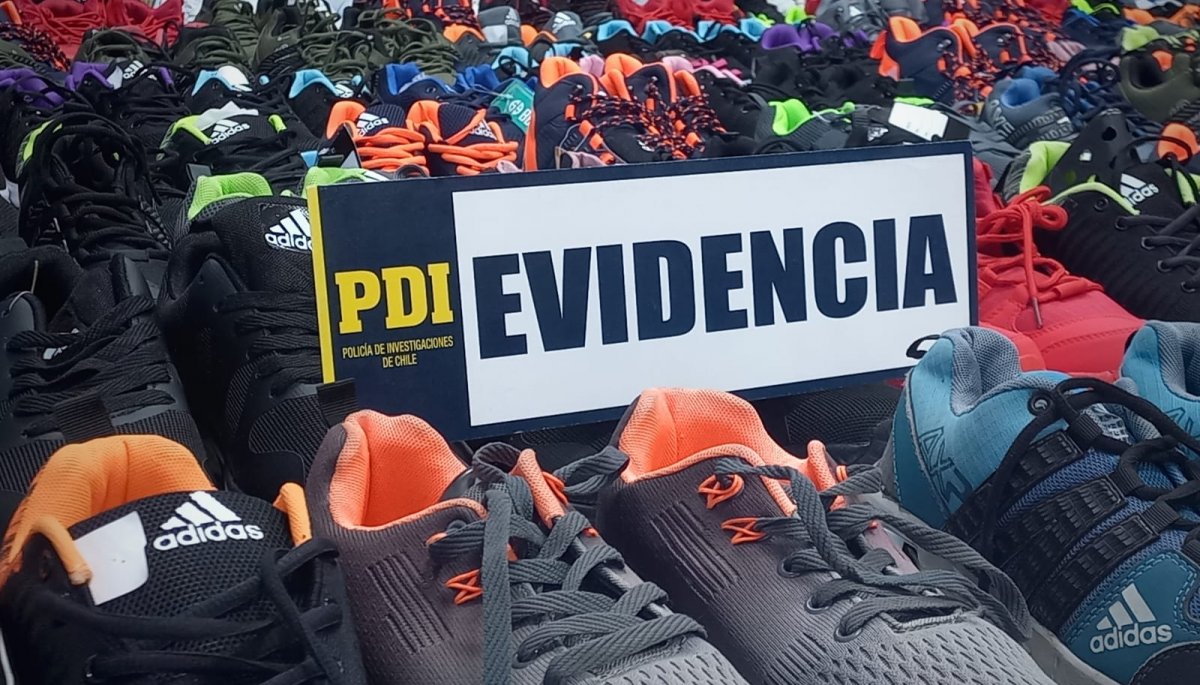 Incautan Pares De Zapatillas Falsificadas Que Eran Ofertadas En El