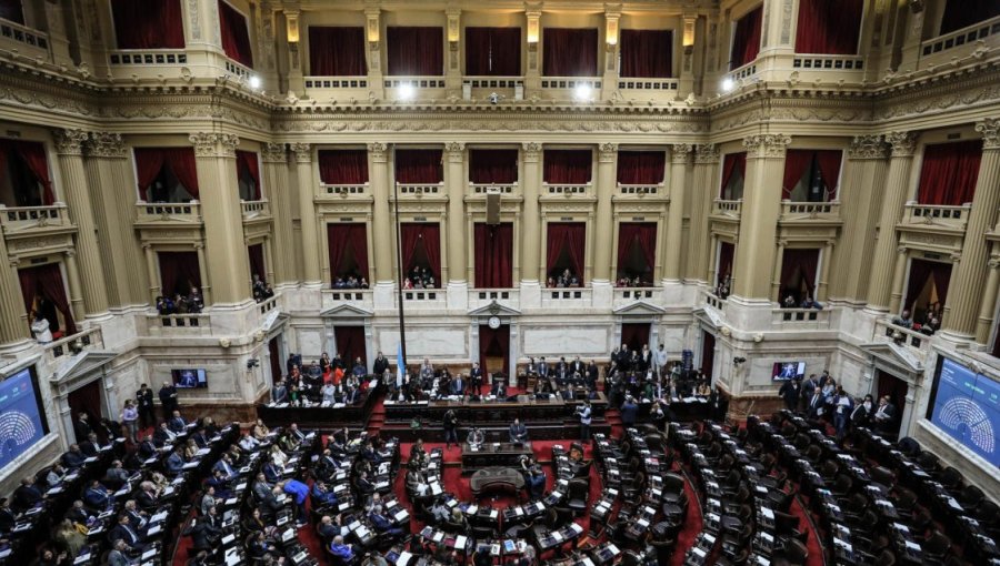 Congreso de Argentina aprueba capítulos clave de la ley ómnibus impulsada por Javier Milei