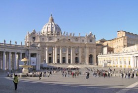 Puranoticia Rayo cae en el Vaticano tras abdicación del Papa