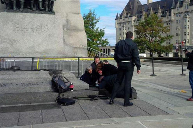 Tiroteo en las afueras del Parlamento de Canadá deja un soldado herido
