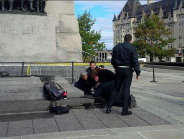 Tiroteo en las afueras del Parlamento de Canadá deja un soldado herido