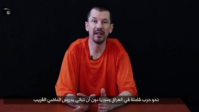 Murió el padre del rehén británico del ISIS que grabó un video suplicando su liberación