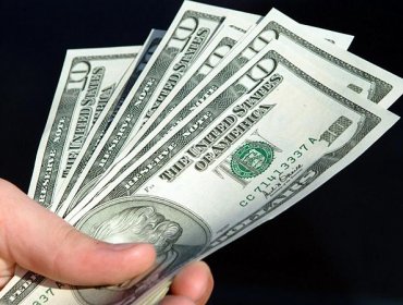 Dólar inicia la sesión de este jueves con una leve baja en su cotización