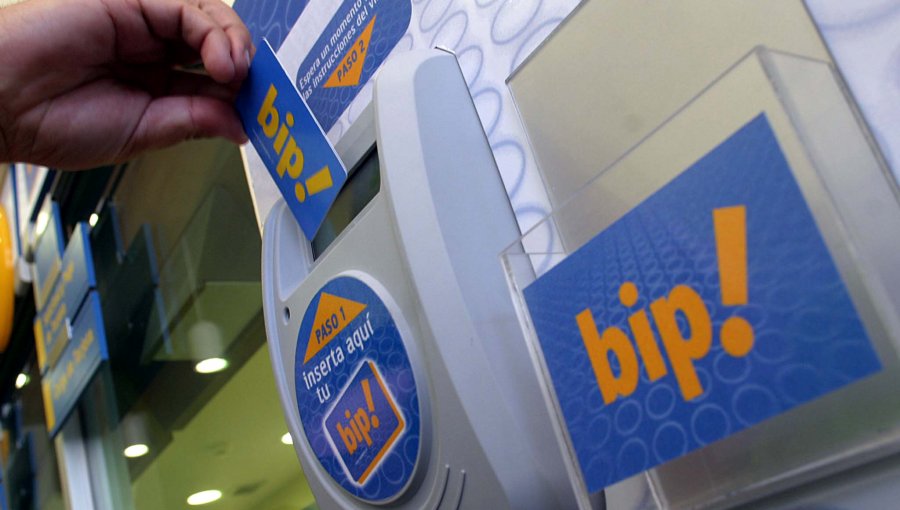 Gobierno no descarta cambiar sistema de pago en Transantiago tras hackeo a tarjetas Bip!