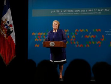 Presidenta Bachelet asiste a inauguración de la 34° Feria Internacional del Libro de Santiago 2014