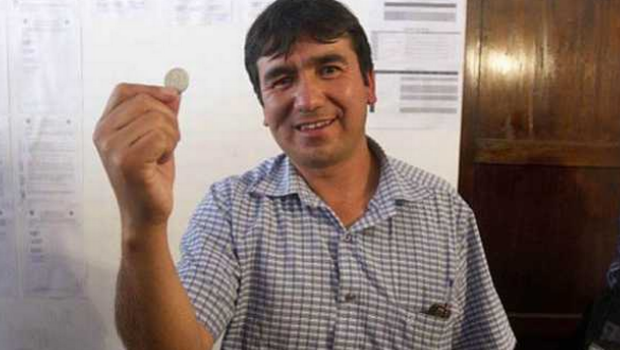 Alcalde peruano fue elegido a cara o sello
