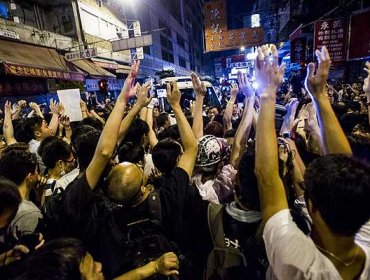 Estudiantes convocan referéndum en Hong Kong para decidir futuro de protestas