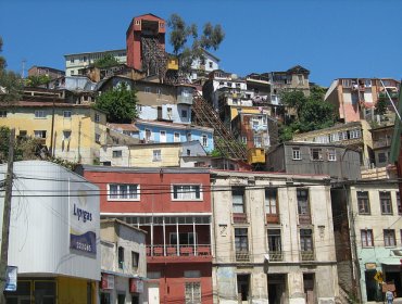 Inauguran mural realizado por niños del Cerro Monjas