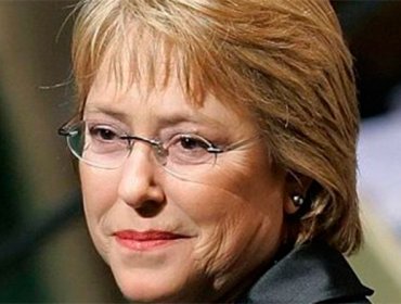 Evelyn Matthei cuestiona financiamiento de campaña de Presidenta Bachelet