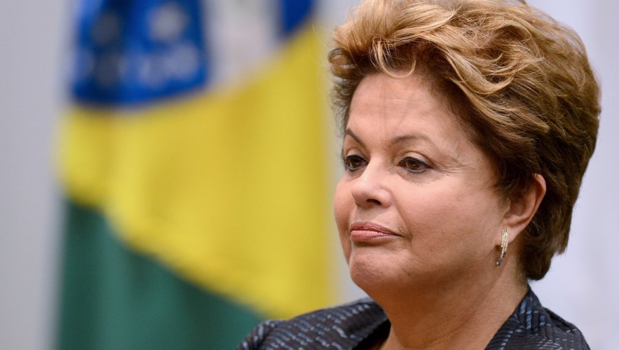 Dilma Rousseff vence a Aecio Neves y es reelecta Presidenta de Brasil