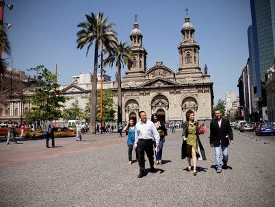 Carolina Tohá rechaza prohibir el acceso a mendigos a la Plaza de Armas