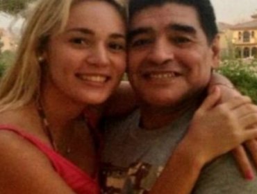 Video: Diego Maradona en evidente estado de ebriedad golpeó fuertemente a su novia Rocío Oliva