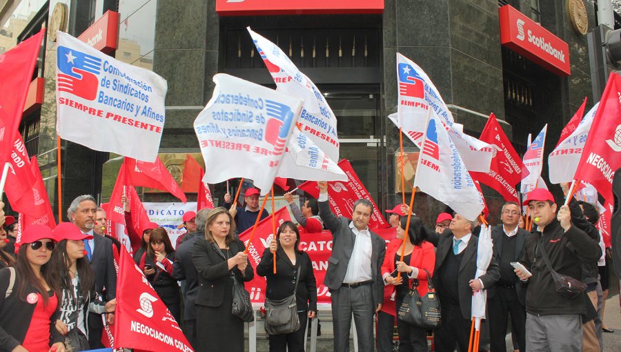 Ministerio del Trabajo llamó a Scotibank a negociar con trabajadores en huelga