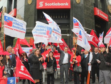 Ministerio del Trabajo llamó a Scotibank a negociar con trabajadores en huelga