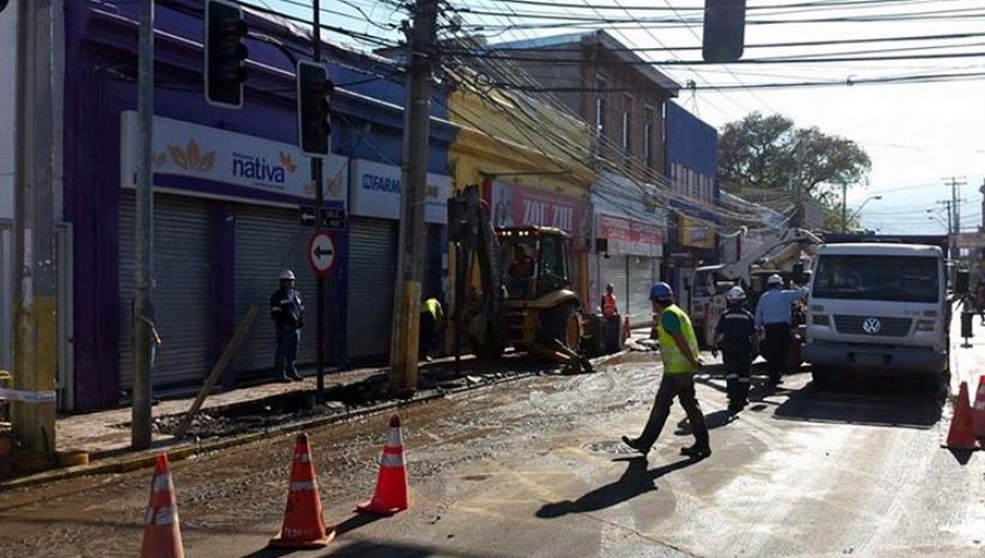 Más de 2000 clientes sin servicio de agua potable por rotura de matriz en Quillota