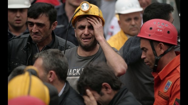 Al menos 20 mineros atrapados en Turquía tras derrumbe