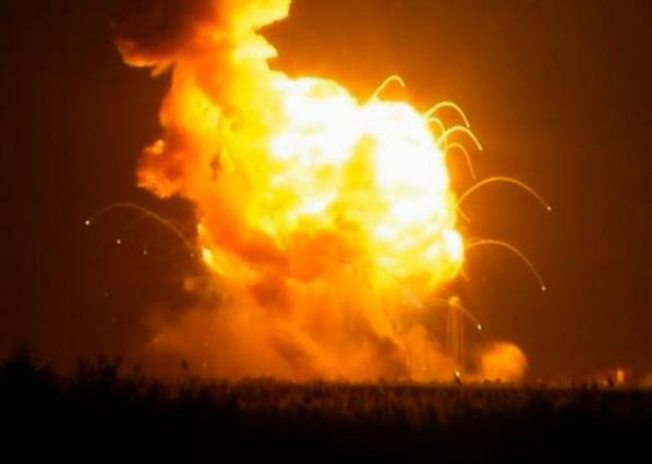 Video: Explota cohete de la NASA segundos después de su lanzamiento
