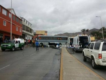 Choque múltiple deja al menos tres personas atrapada entre los fierros en Antofagasta