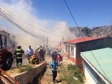 Incendio consume viviendas en el sector Playa Ancha de Valparaíso