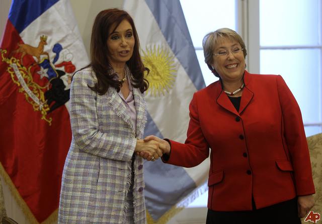 Bachelet suspendió viaje a Argentina por hospitalización de Cristina Fernández