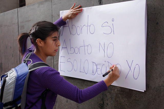 Joven de 13 años violada y con embarazo inviable reabre debate por despenalización de aborto