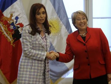 Bachelet suspendió viaje a Argentina por hospitalización de Cristina Fernández