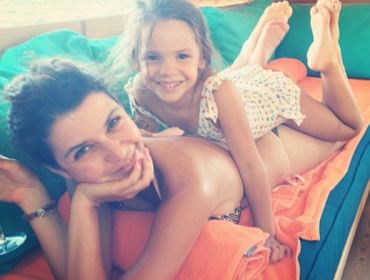 Mira las íntimas fotos de la bella protagonista de Fatmagül