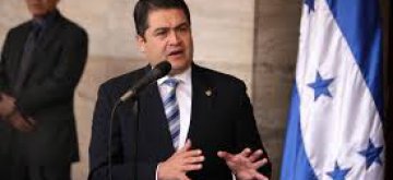 Presidente de Honduras recibe credenciales de nuevos embajadores de Chile, Alemania y Cuba