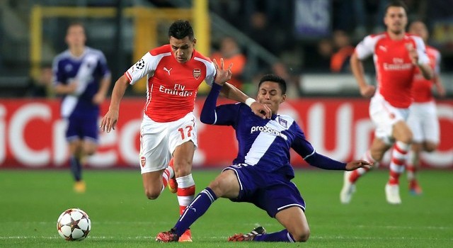 Golazo de Alexis en sorpresivo empate de Arsenal por Champions