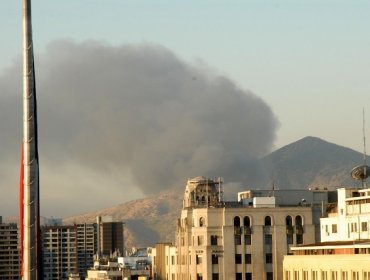 Voraz incendio consumió bodega en Parque Industrial de Huechuraba