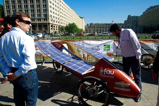 Vehículos de cinco países participan en la carrera Solar Atacama