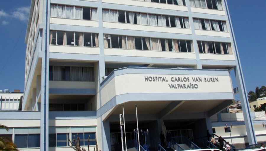 Valparaíso: Desconocidos ingresan a Hospital van Buren y disparan contra paciente