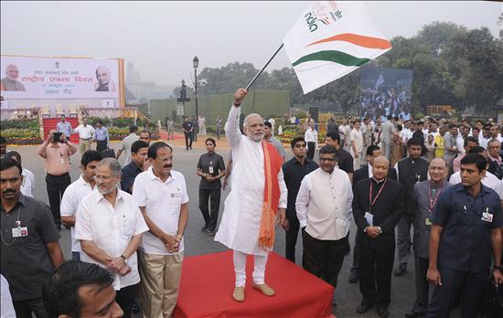 Modi hace su primer cambio de Gobierno con calado político y la Defensa en mente