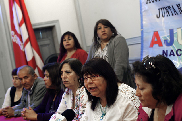 Funcionarios de la Junji iniciaron paro por 48 horas exigiendo participación en la Reforma Educacional
