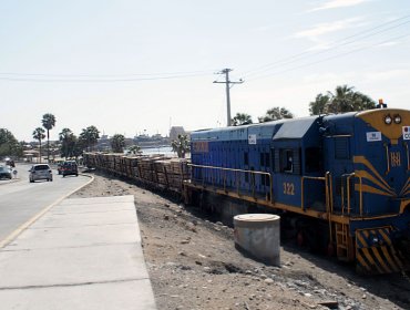 Chile entrega dos nuevos trenes para ferrocarril Arica-La Paz