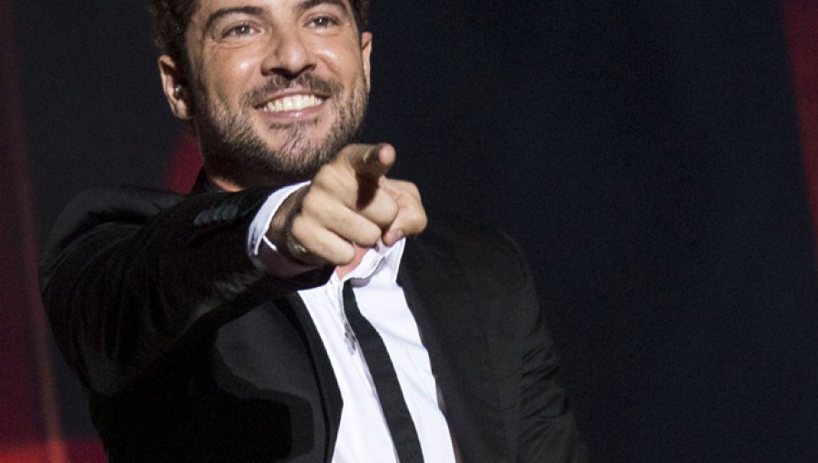 David Bisbal no siente celos por los besos 'profesionales' de su novia