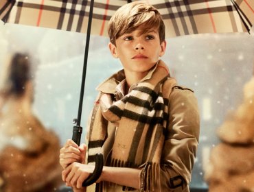 Romeo Beckham recibió 70.000 dólares por su trabajo como modelo de Burberry