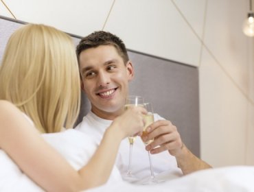 5 bebidas que NO debes tomar antes del sexo