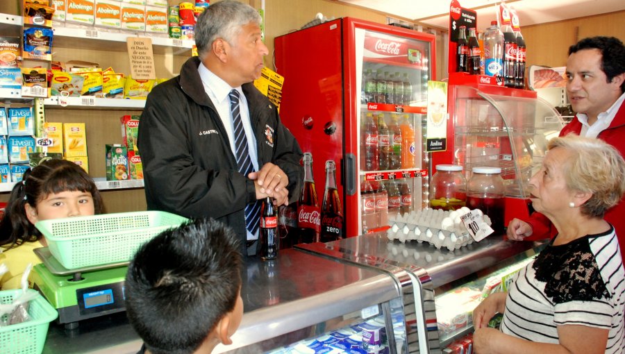 Comerciantes damnificados tras megaincendio recuperan su fuente laboral.