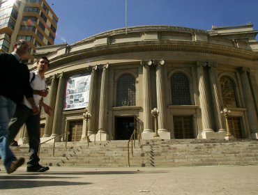 Solicitan recursos para recuperar el teatro municipal de Viña del Mar.