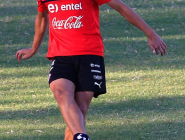 Igor Lichnovsky jugaría ante Venezuela si Mauricio Isla no logra recuperarse en la selección chilena