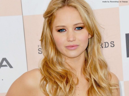 Video: Jennifer Lawrence pasa el susto de su vida tras una avalancha de sus fans