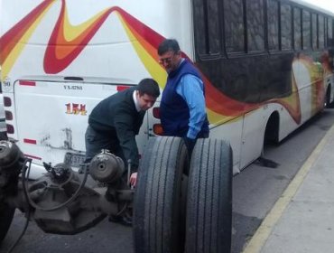 Viña del Mar: 4 lesionados deja accidente de bus que perdió tren trasero en Av. España