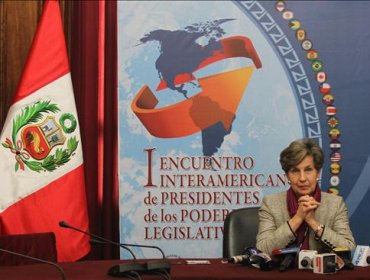 Presidenta de Senado chileno busca nuevo estilo en conducción de socialistas