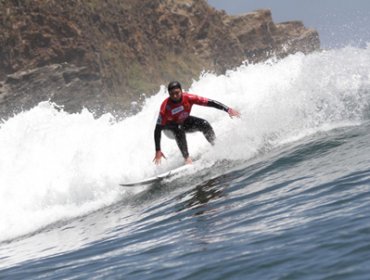 Hawaiana McGill se adjudicó Primer Mundial Femenino de Surf celebrado en Chile