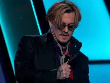 Video: Mira la vergonzosa presentación de Johnny Depp ebrio