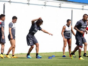 Jorge Valdivia estaría desde la partida en la selección chilena ante Uruguay tras superar sus problemas físicos