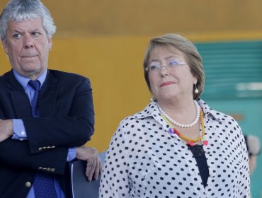 Encuesta Cadem reveló que 51% de los chilenos está de acuerdo con la interpelación a ministro Eyzaguirre